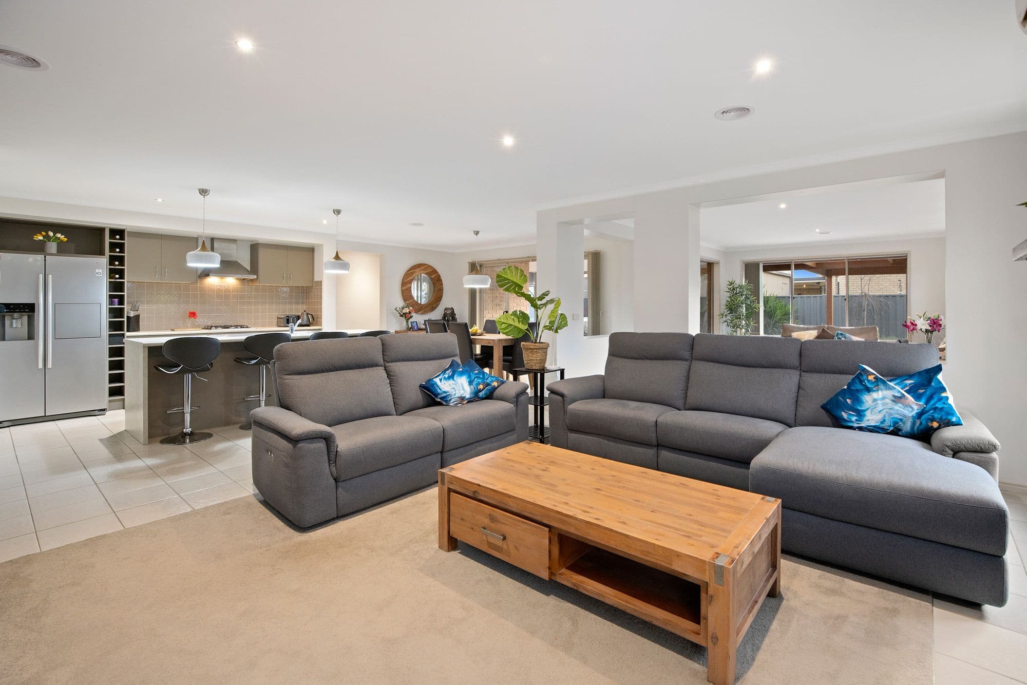 27 Clarence Street, MANOR LAKES VIC 3024, Manor Lakes - Thumbnail 3