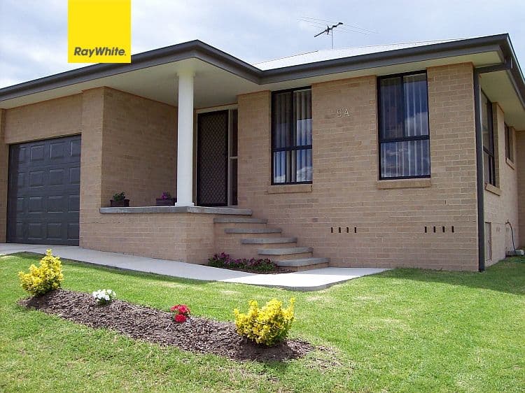 9 Kingfisher Drive, Inverell - Thumbnail 2