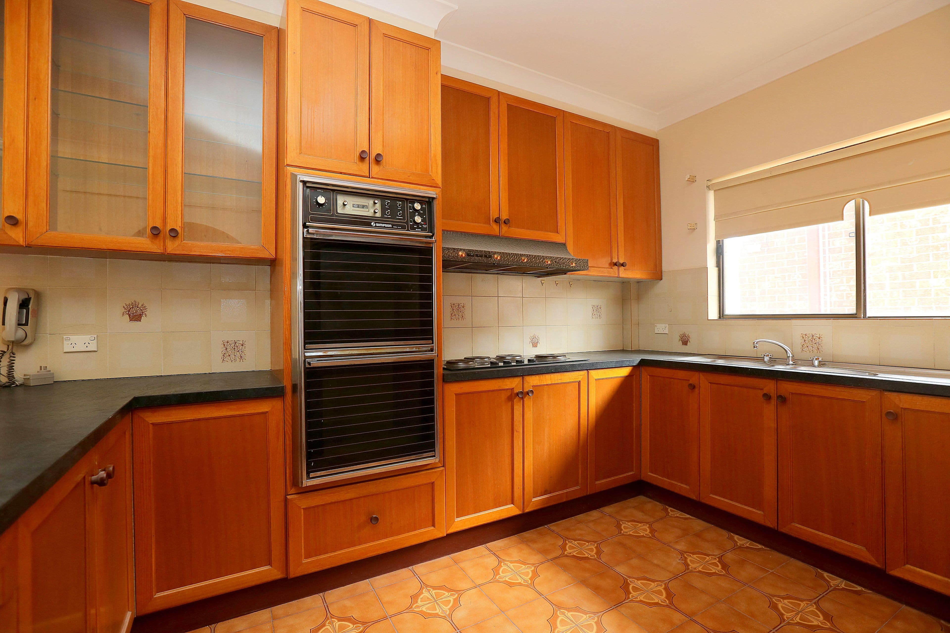 6 Flinders Road, Georges Hall - Thumbnail 3