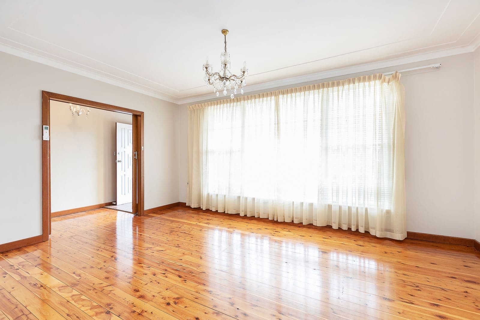 105 Lexington Parade, Adamstown Heights - Thumbnail 3