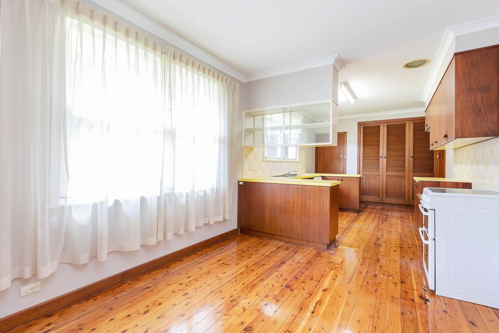 105 Lexington Parade, Adamstown Heights - Thumbnail 5