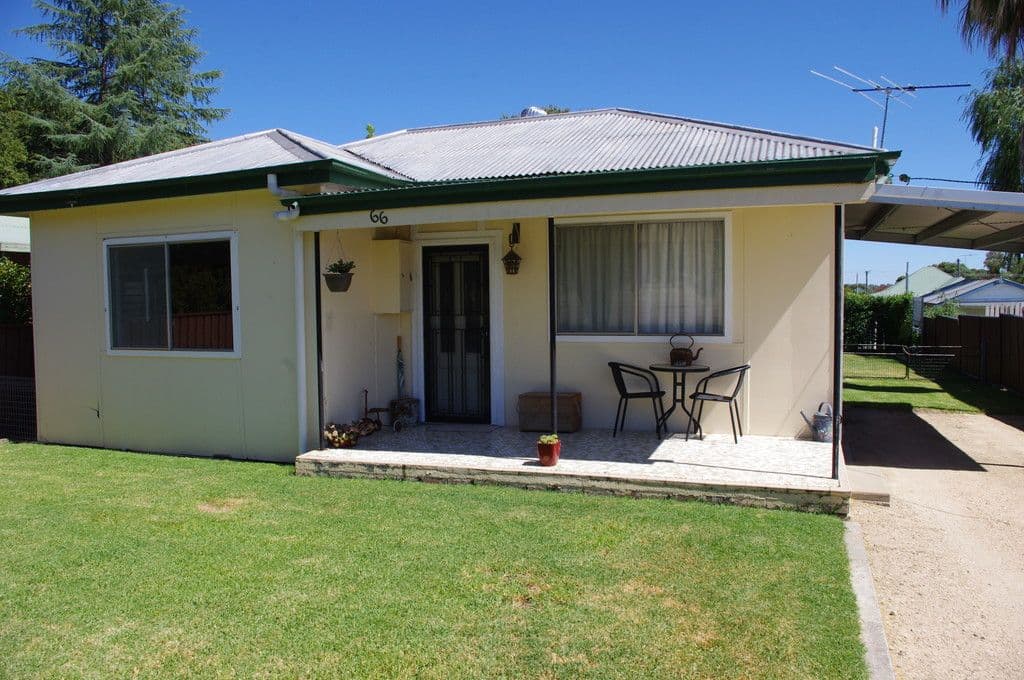 66 Greaves Street, Inverell - Image 1