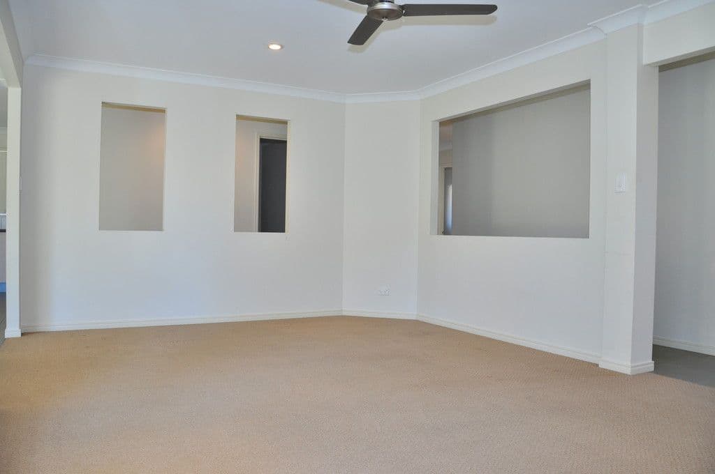 17 Shawnee Crescent, Upper Coomera QLD 4209, Upper Coomera - Thumbnail 4