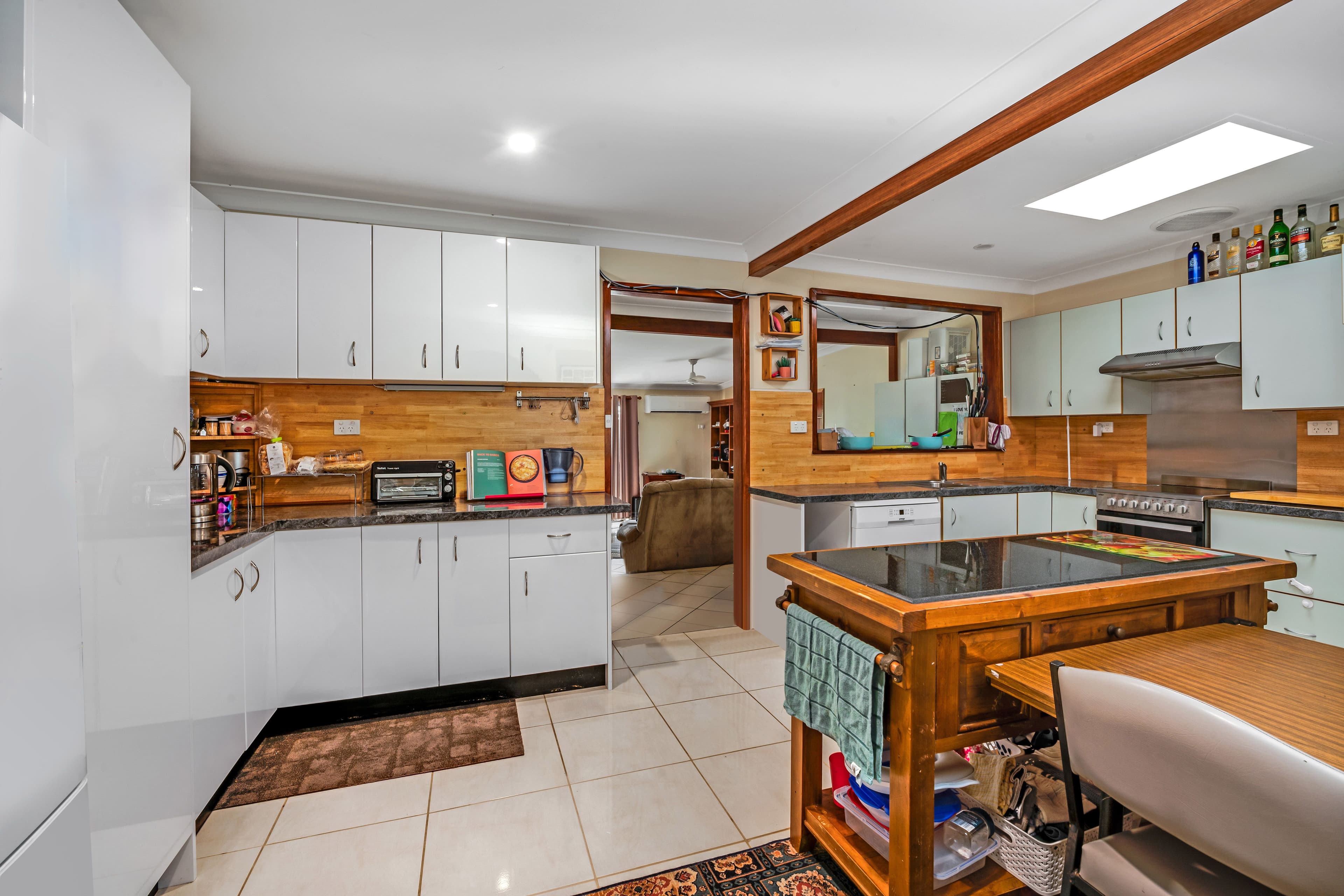 16 Saarinen Close, Thornton NSW 2322, Thornton - Thumbnail 2