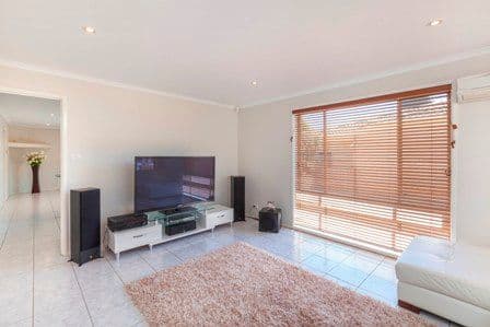 15 Goodhart Crescent, Dunlop ACT 2615, Dunlop - Thumbnail 4