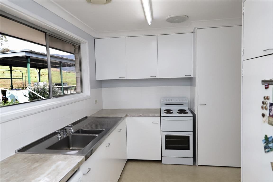190 Snowy Mountains Highway, Tumut - Thumbnail 2