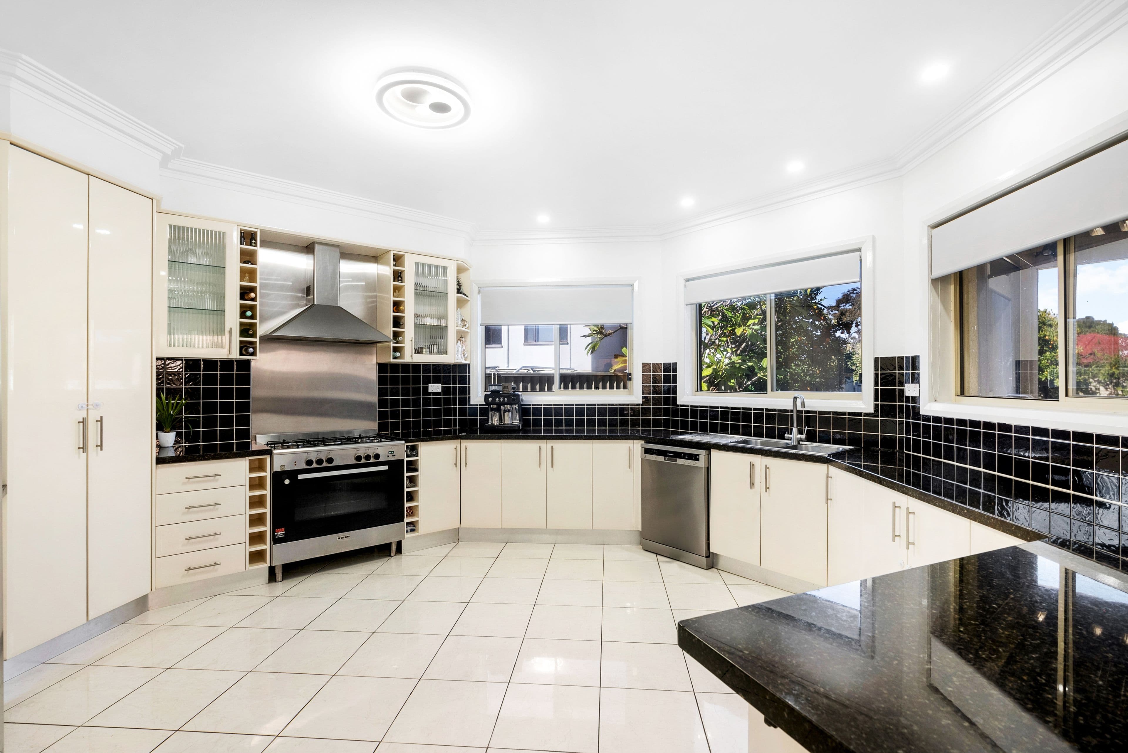 12 Zircon Street, Bossley Park NSW 2176, Bossley Park - Thumbnail 3