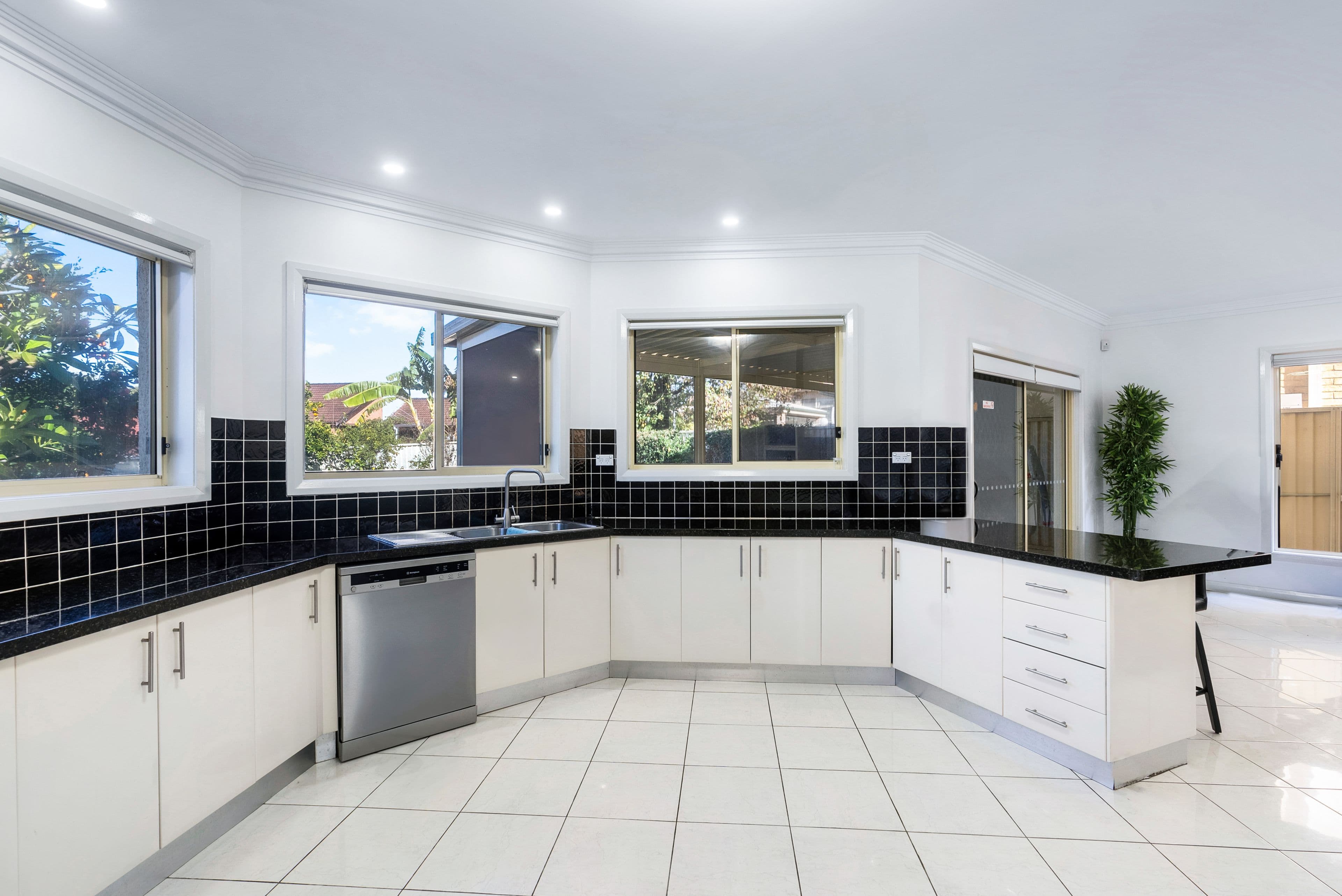 12 Zircon Street, Bossley Park NSW 2176, Bossley Park - Thumbnail 4