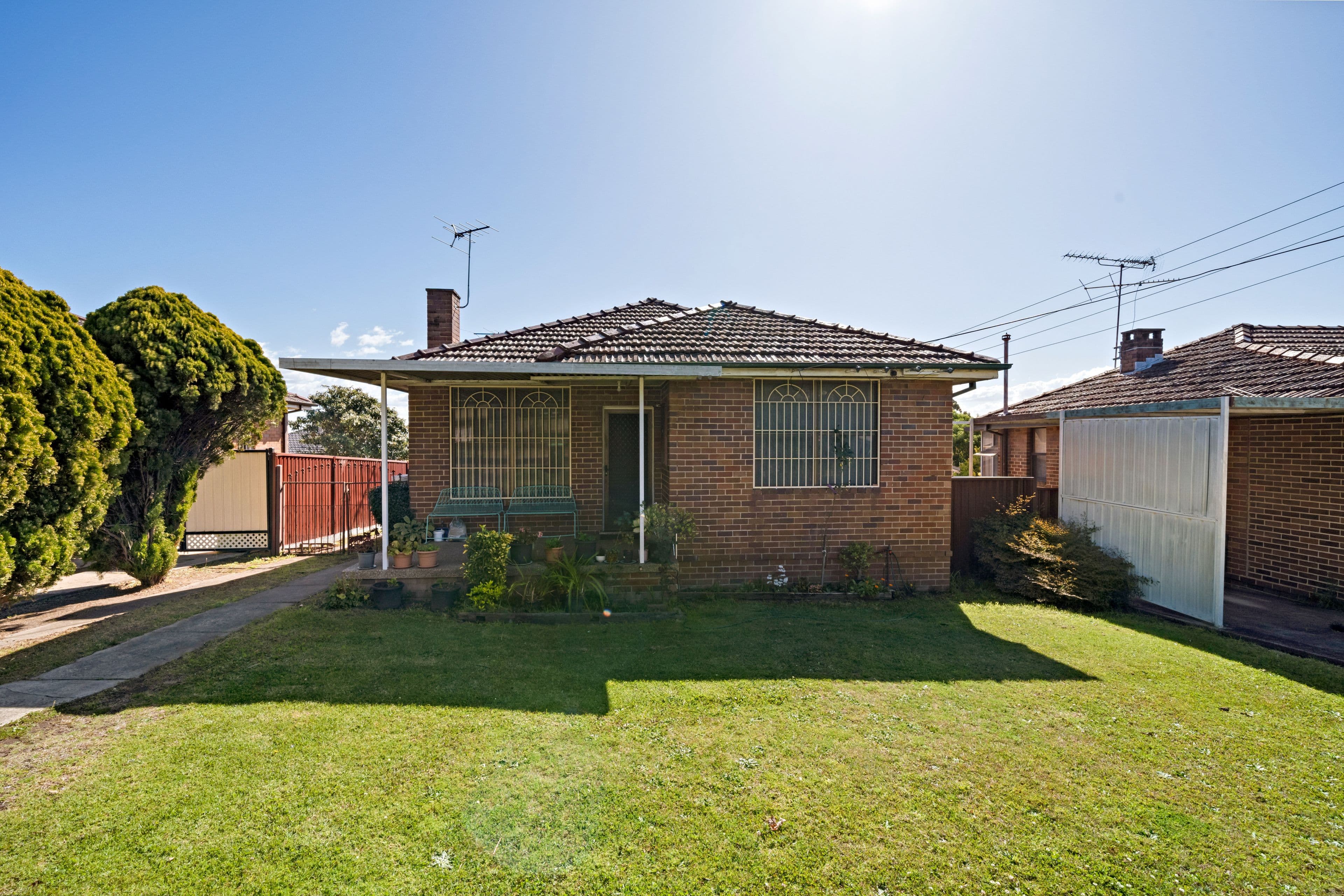 8 Lowry Street, Mount Lewis NSW 2190, Mount Lewis - Image 1