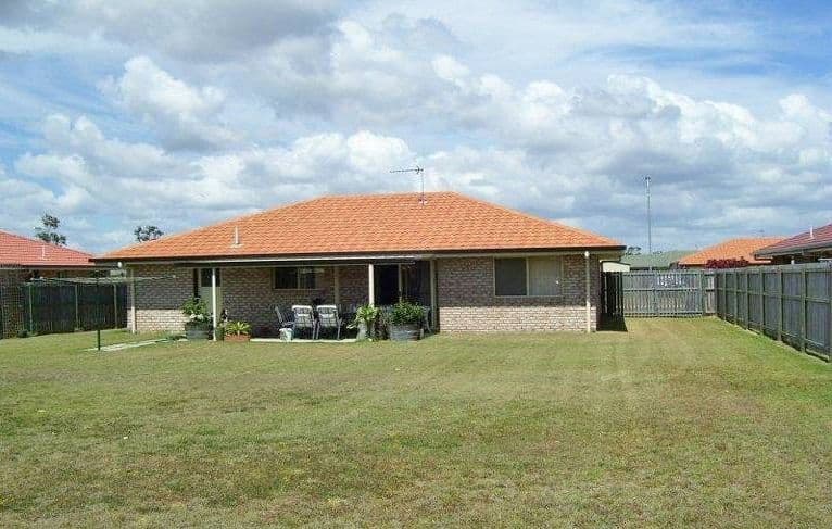 18 Kirton Road, POINT VERNON QLD 4655, Point Vernon - Thumbnail 2