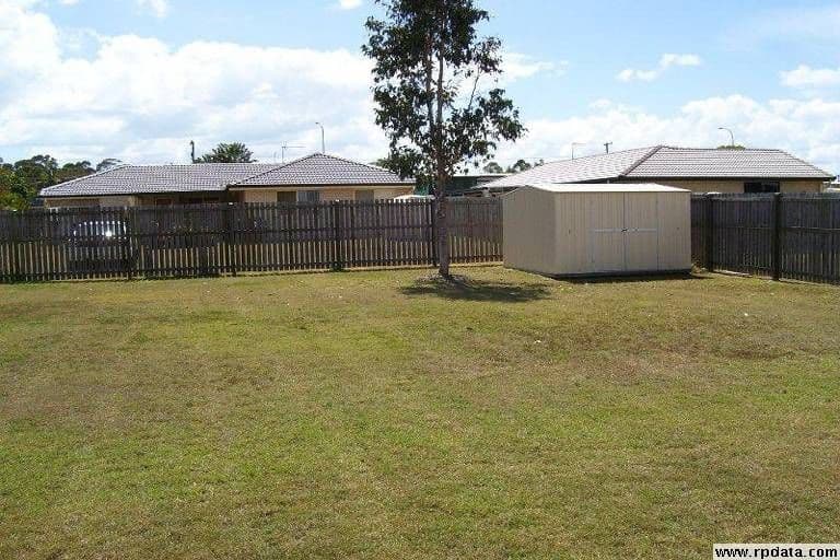 18 Kirton Road, POINT VERNON QLD 4655, Point Vernon - Thumbnail 4