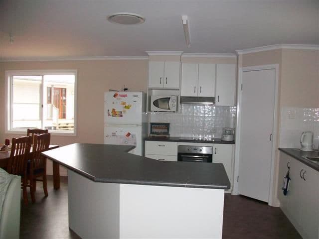 34 Alex Parade, ROMA QLD 4455, Roma - Thumbnail 2