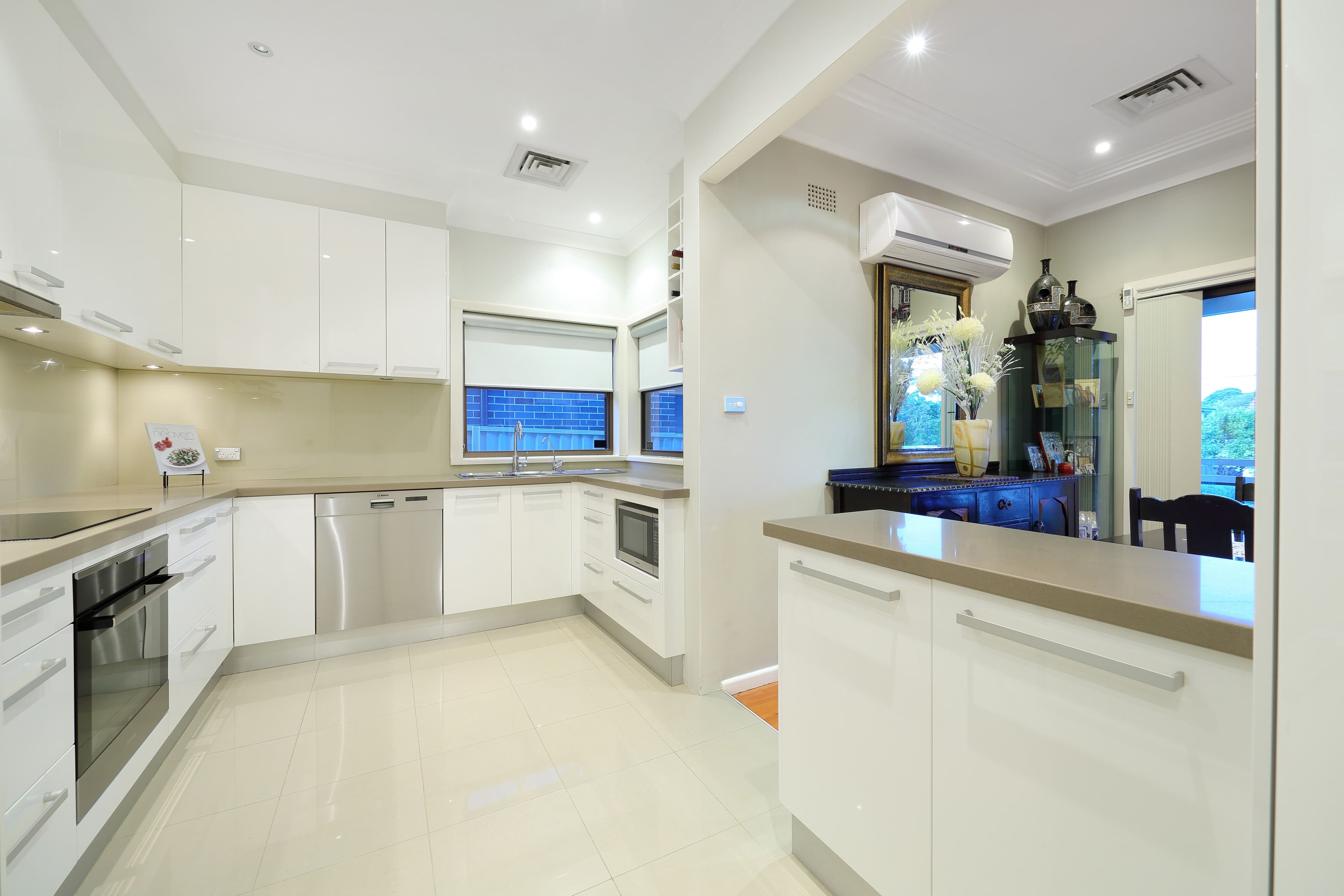 4 Tonitto Avenue, Peakhurst NSW 2210, Peakhurst - Thumbnail 3