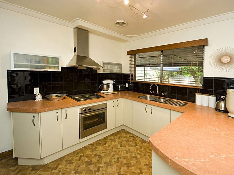 260 Knutsford Avenue, KEWDALE WA 6105, Kewdale - Thumbnail 4
