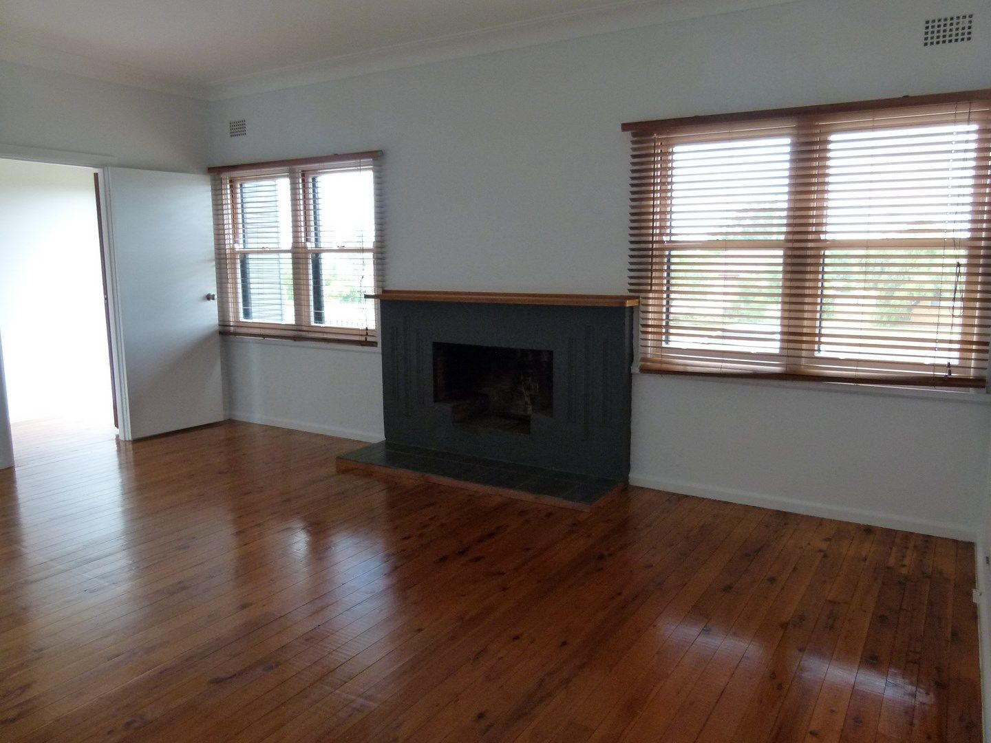 49 Patterson Street, Forbes NSW 2871, Forbes - Thumbnail 3