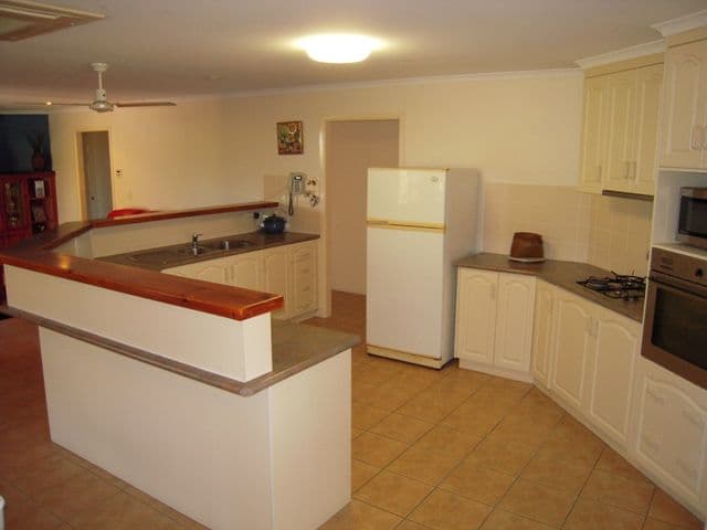 11 Denham Crescent, RURAL VIEW QLD 4740, Rural View - Thumbnail 2