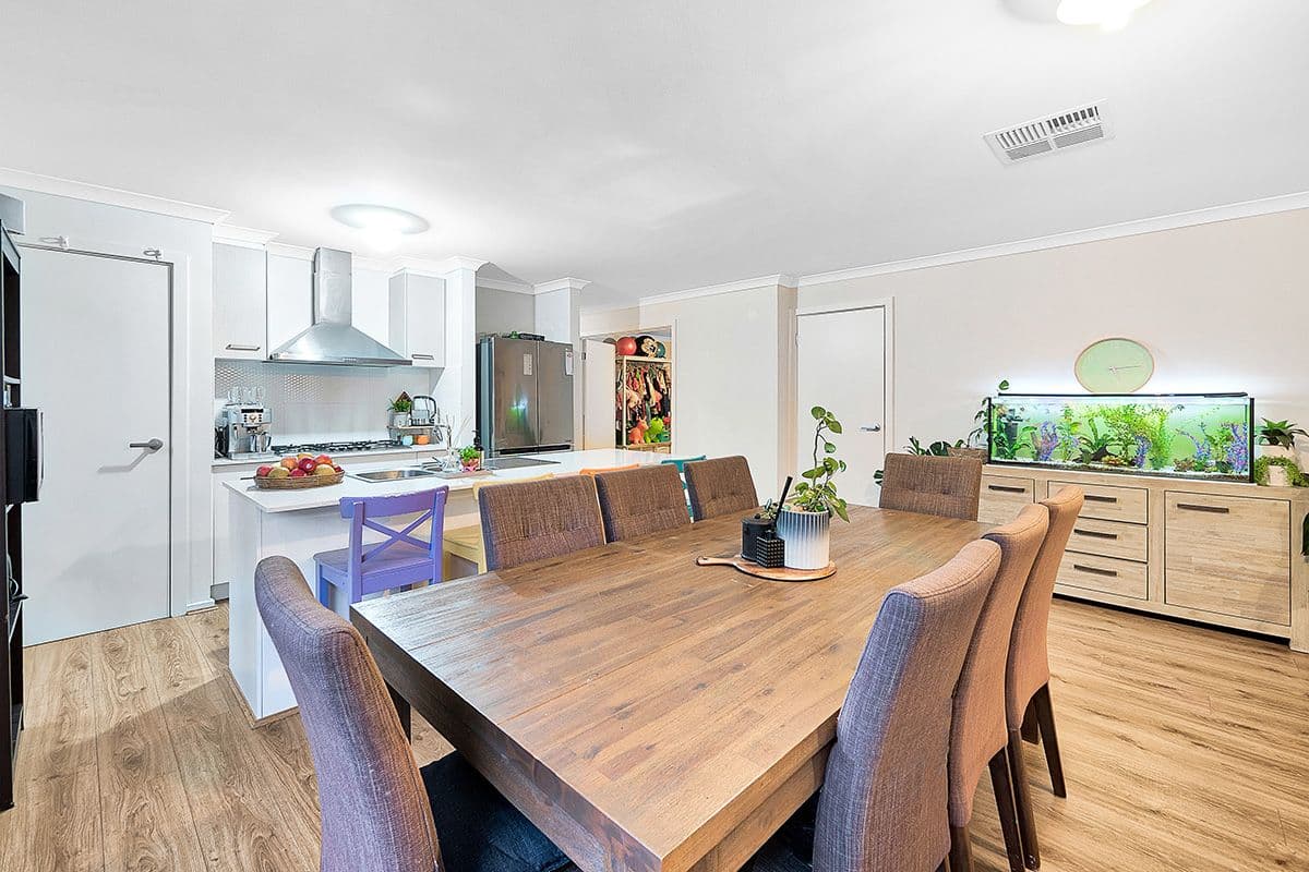 142 Nelson Street, Cranbourne East VIC 3977, Cranbourne East - Thumbnail 3