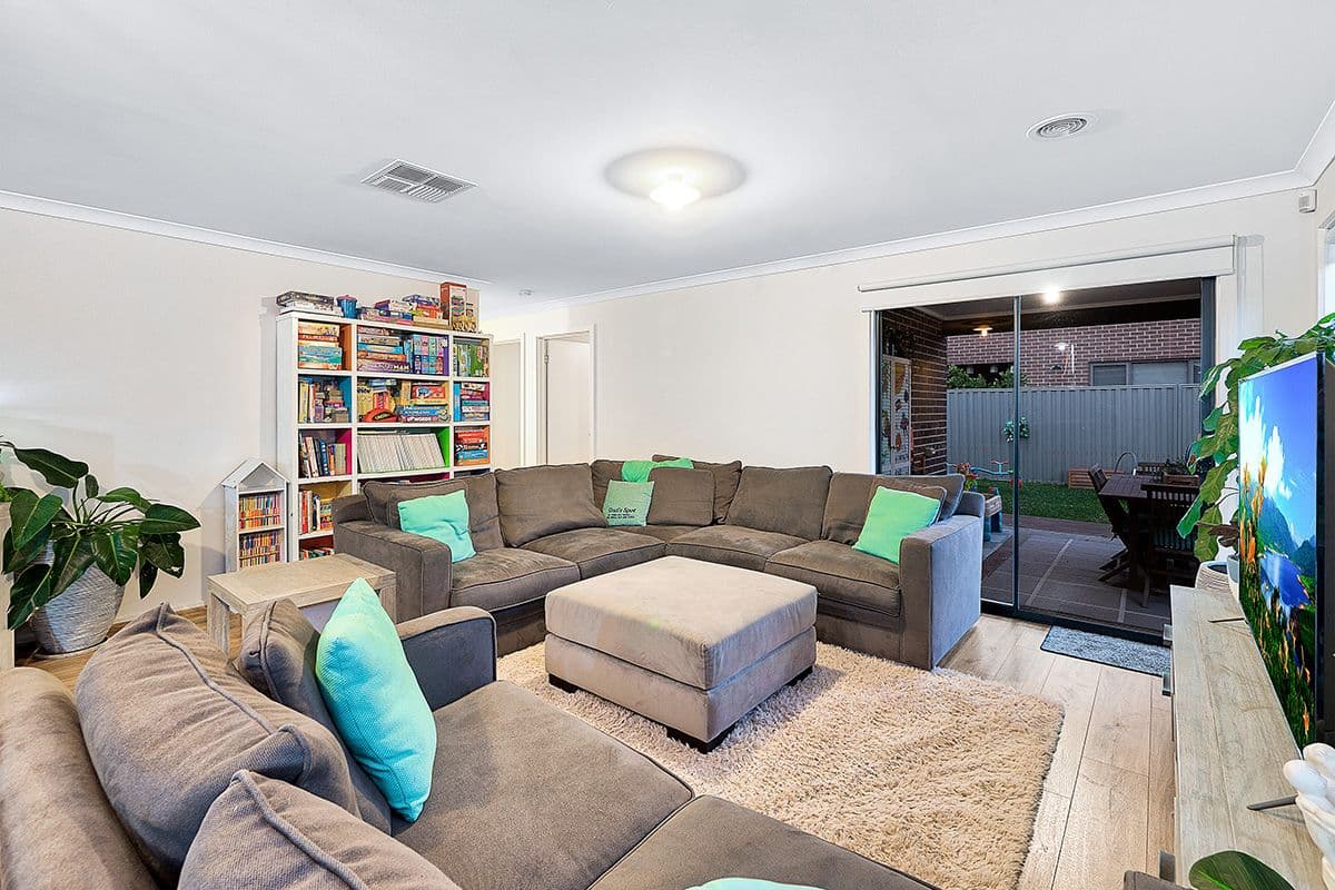 142 Nelson Street, Cranbourne East VIC 3977, Cranbourne East - Thumbnail 5