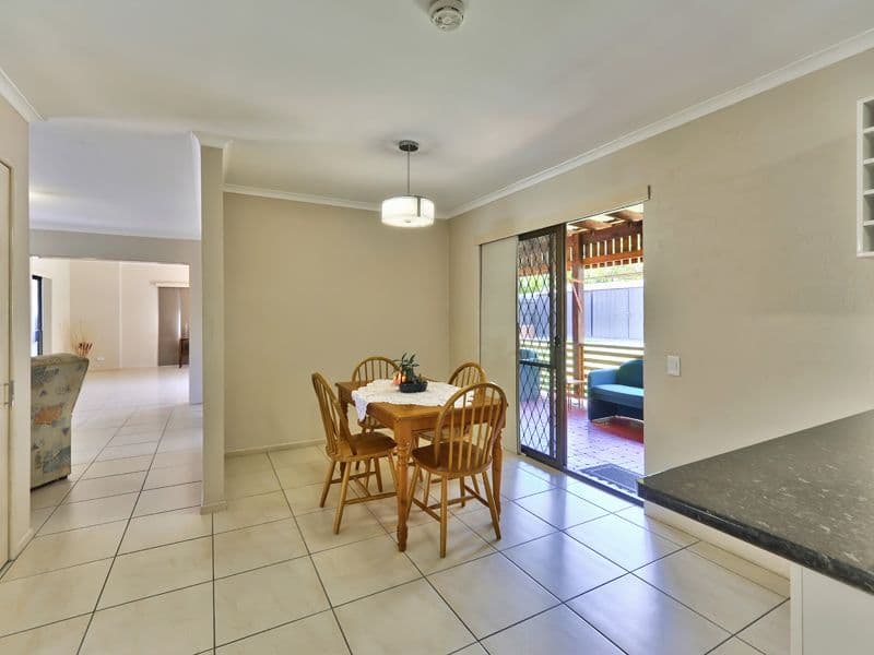 10 Kinsella Street, BELMONT QLD 4153, Belmont - Thumbnail 7