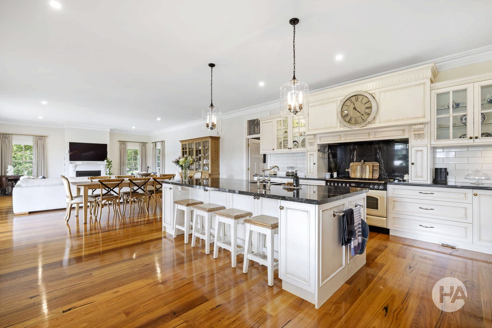 20 Meadow View Road, SOMERVILLE, Somerville - Thumbnail 3