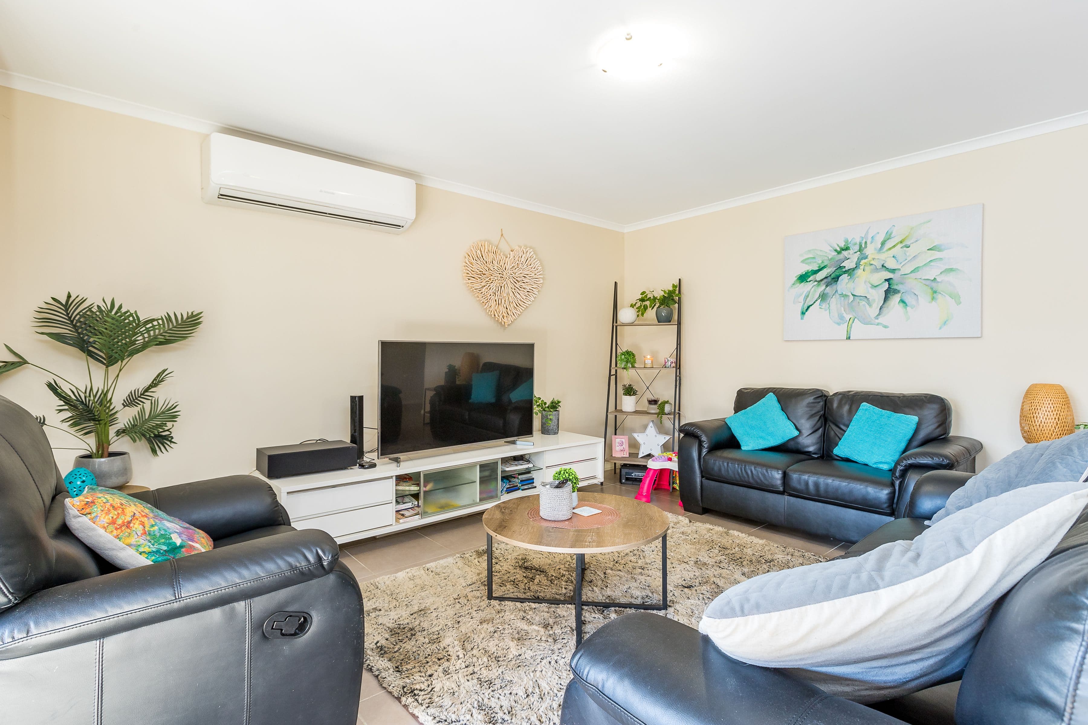 27 Finch Crescent, Aberglasslyn - Thumbnail 2