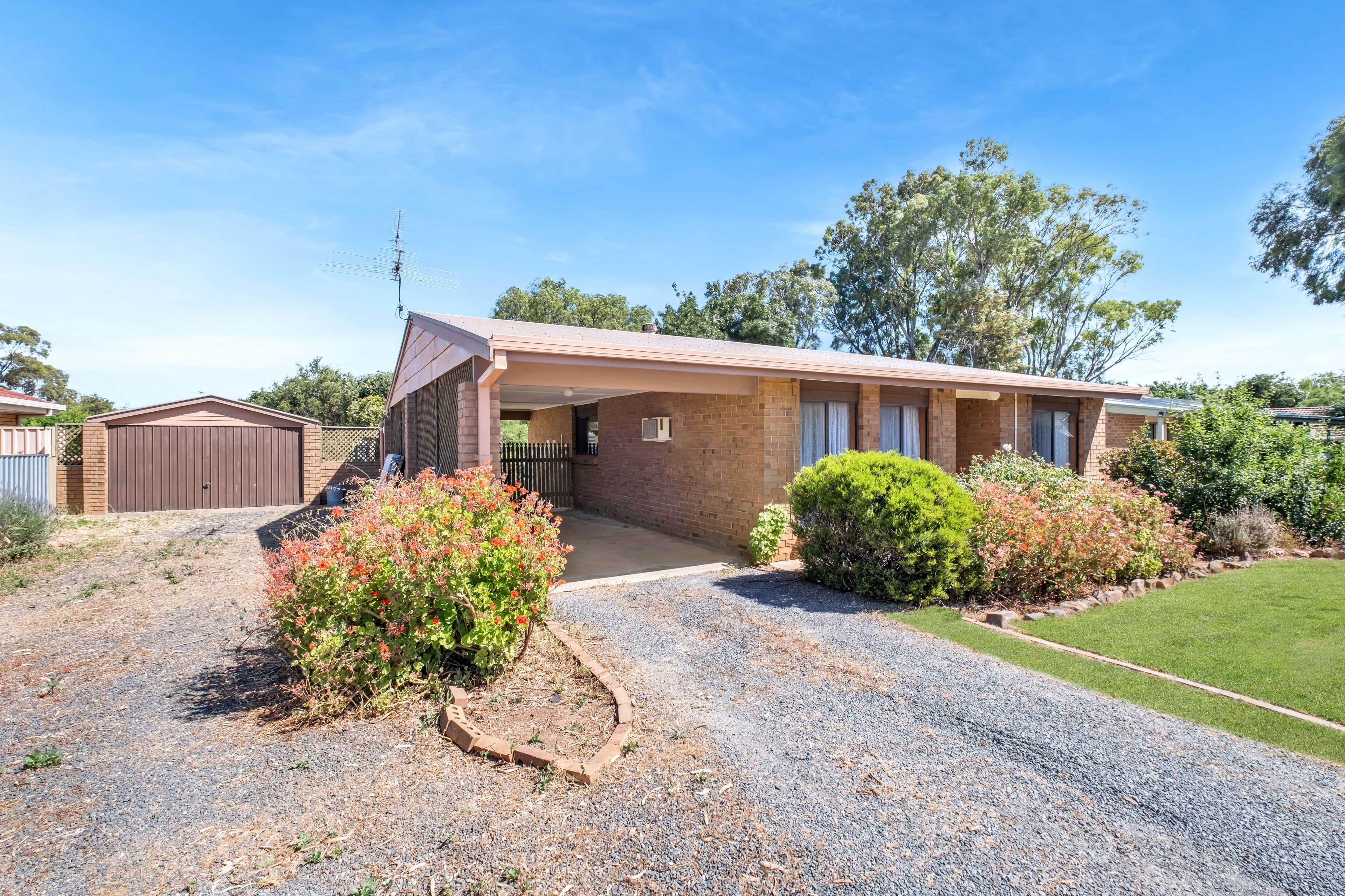 8 Liverpool Drive, Strathalbyn SA 5255, Strathalbyn - Image 1