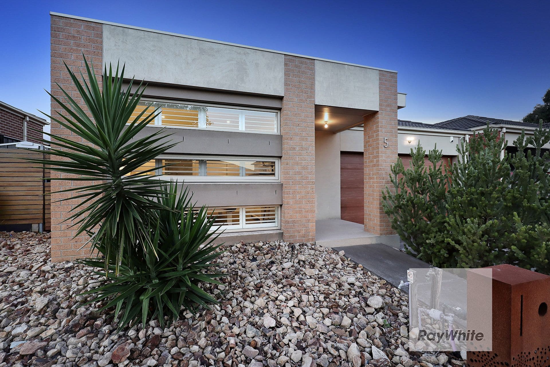 5 Rivette Street, Craigieburn VIC 3064, Craigieburn - Thumbnail 2