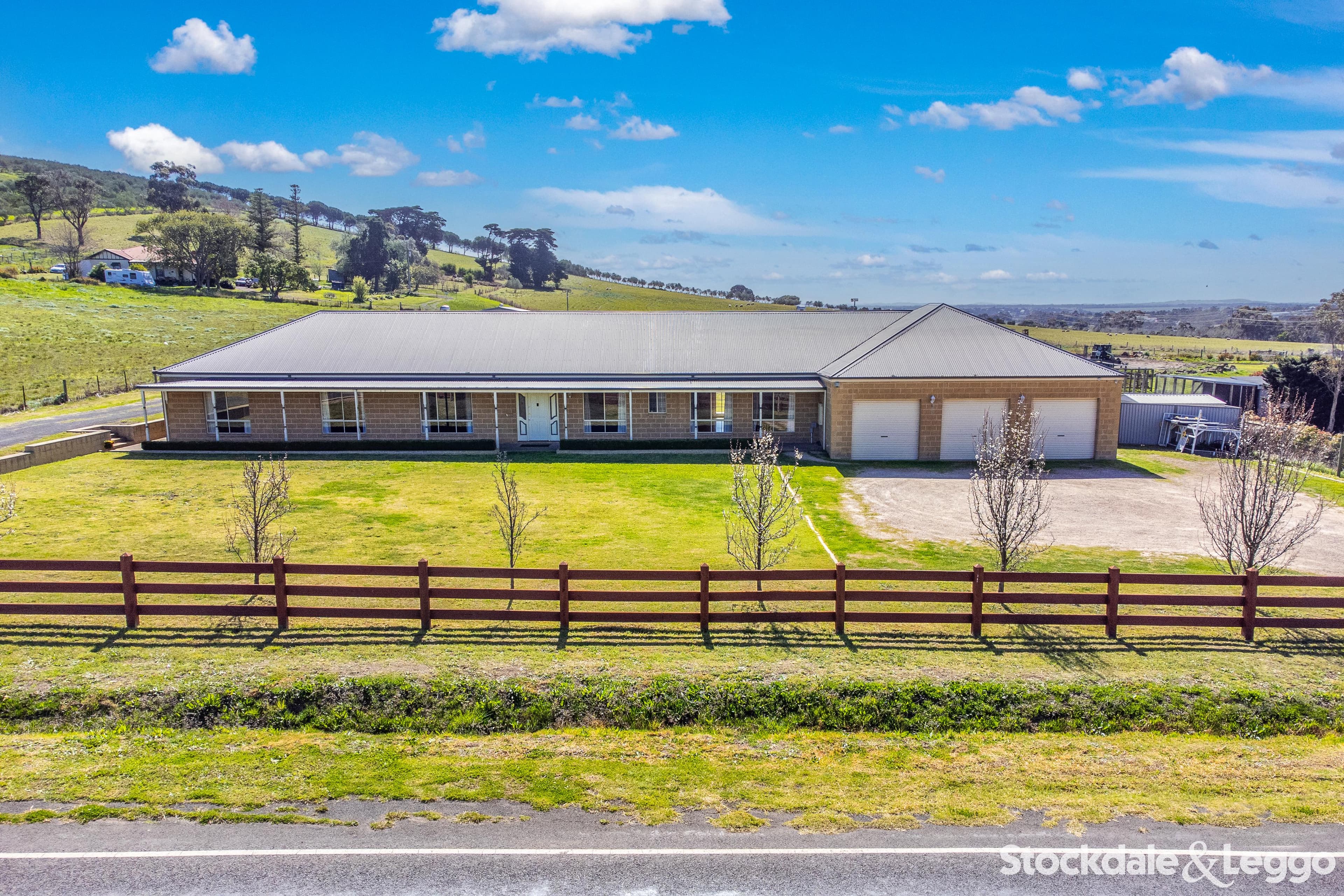 28 Moore Road, Sunbury VIC, Sunbury - Image 1