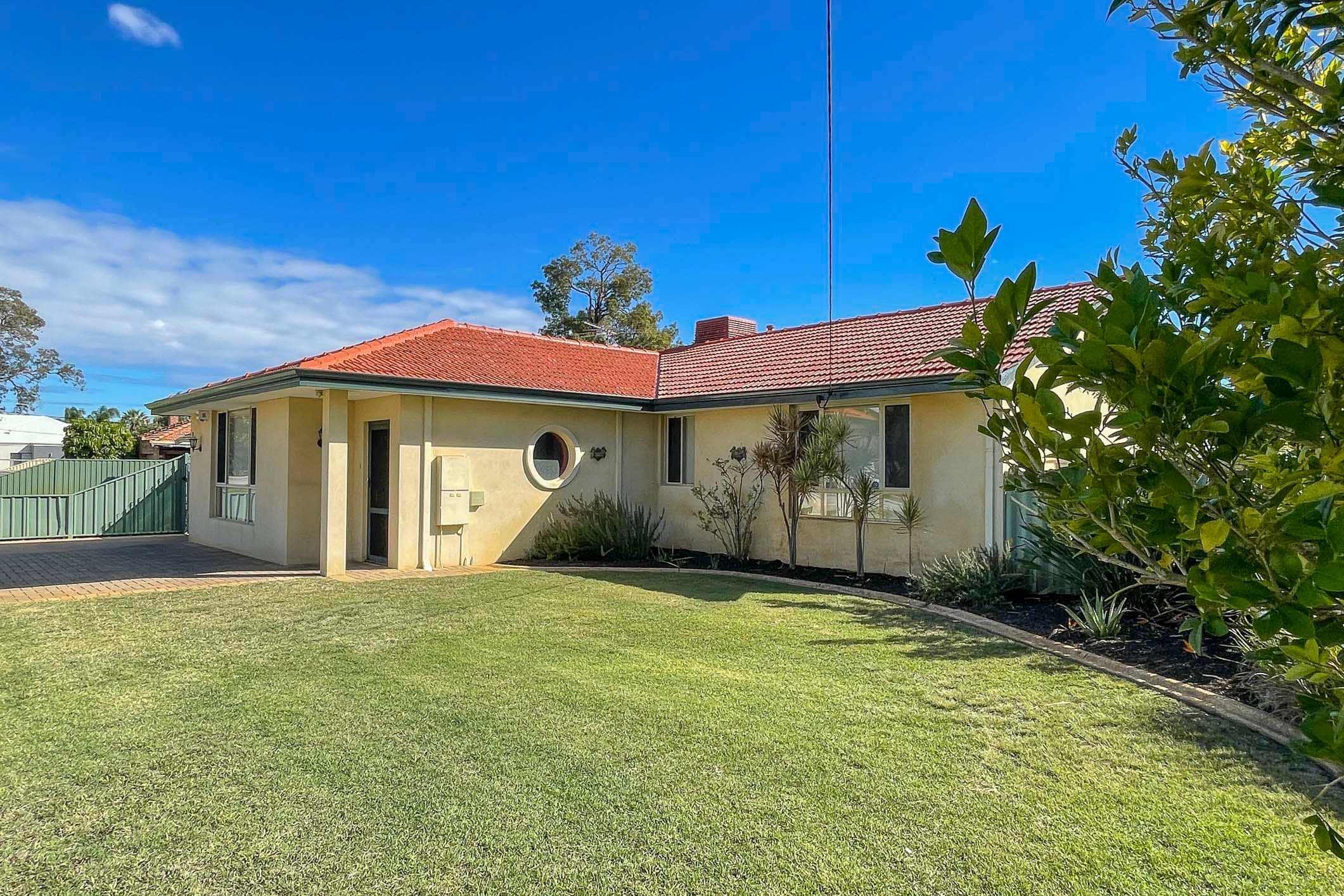 163 Keane Street, Cloverdale WA 6105, Cloverdale - Thumbnail 2
