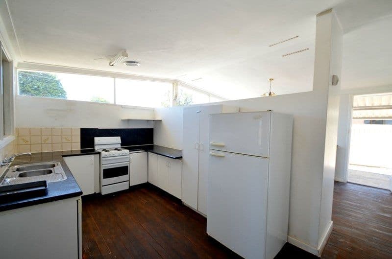 122 Verna Street, Gosnells WA 6110, Gosnells - Thumbnail 5