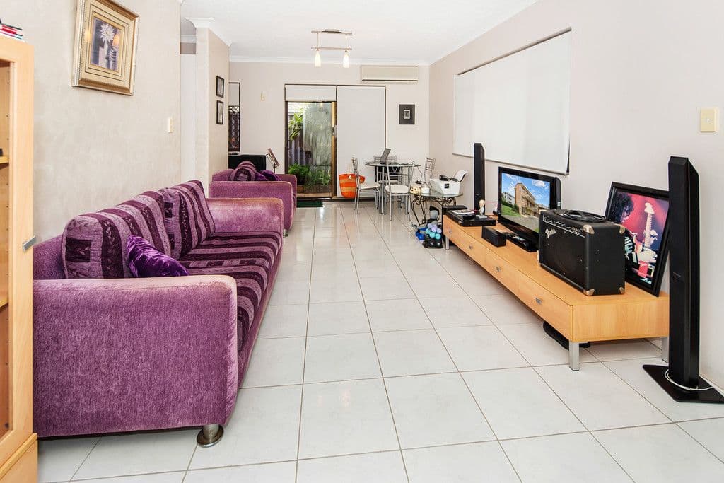 13 Clark Street, Biggera Waters QLD 4216, Biggera Waters - Thumbnail 3
