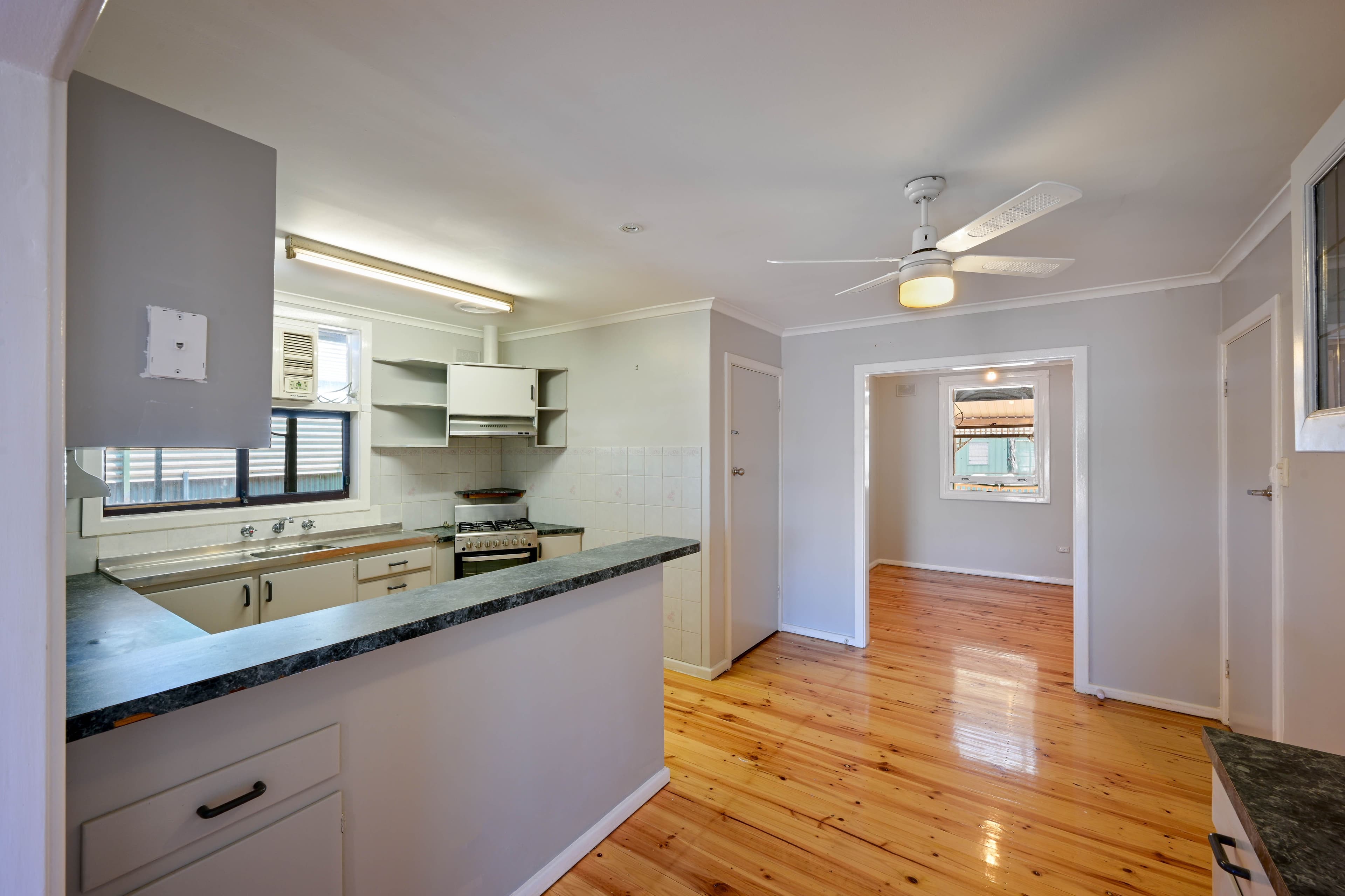 30 Clark Crescent, Whyalla Norrie SA 5608, Whyalla Norrie - Thumbnail 4
