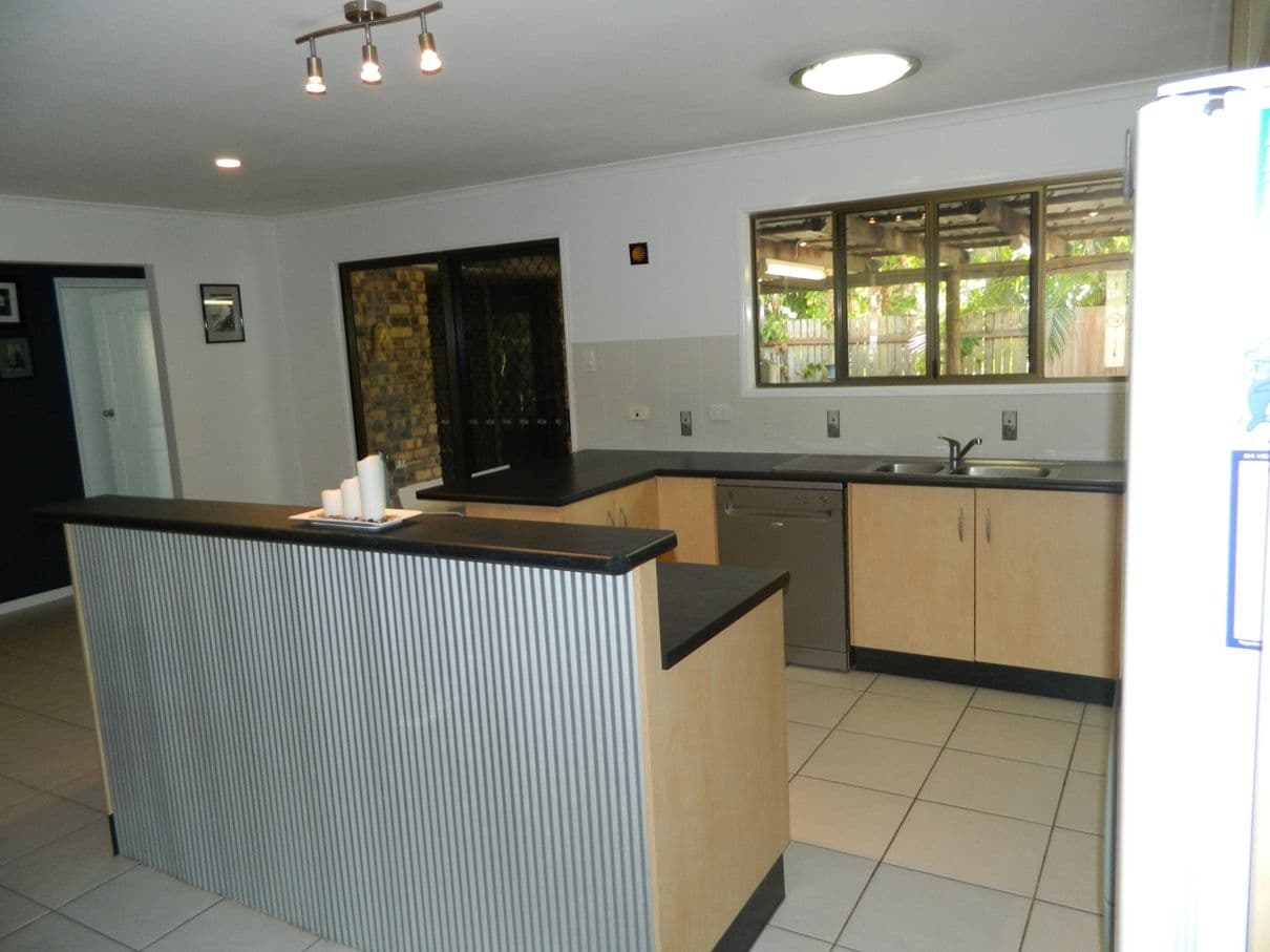 2 Leister Court, BUCASIA QLD 4750, Bucasia - Thumbnail 4
