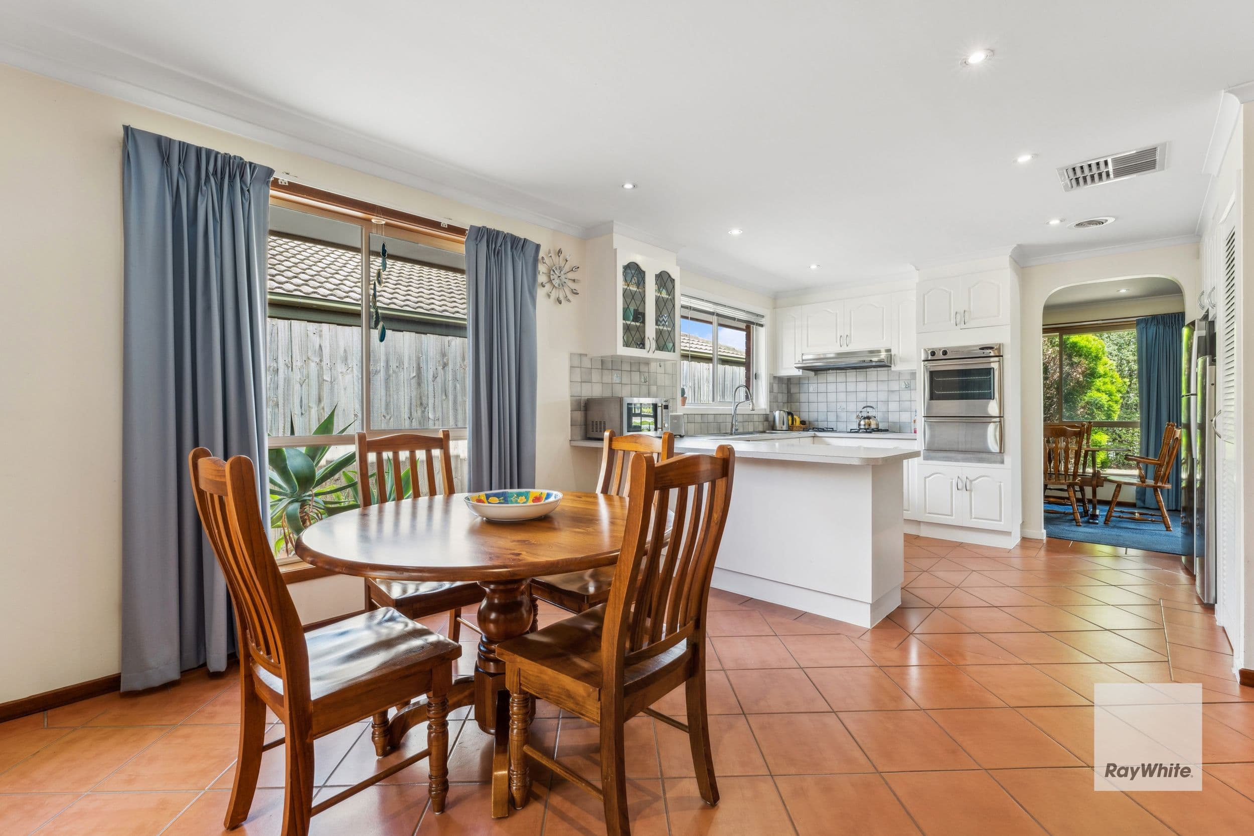 16 Tennyson Drive, Delahey VIC 3037, Delahey - Thumbnail 4