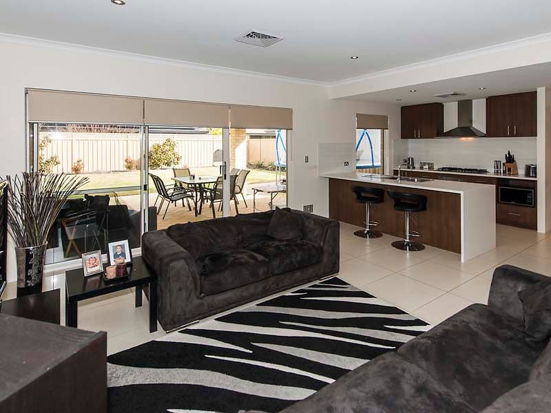 8 Amalfi Way, CANNING VALE WA 6155, Canning Vale - Thumbnail 2
