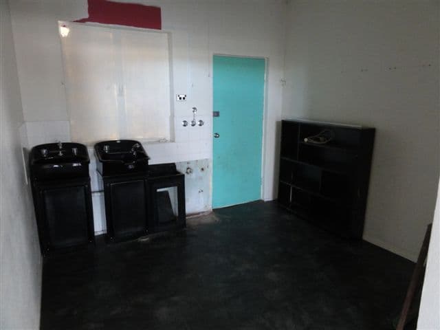 284 McCulloch Street, BROKEN HILL NSW 2880, Broken Hill - Thumbnail 3