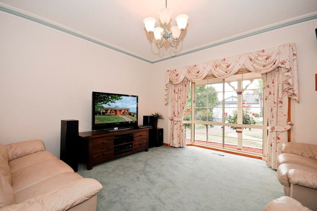 1 OXLEY Court, CHIRNSIDE PARK VIC 3116, Chirnside Park - Thumbnail 2