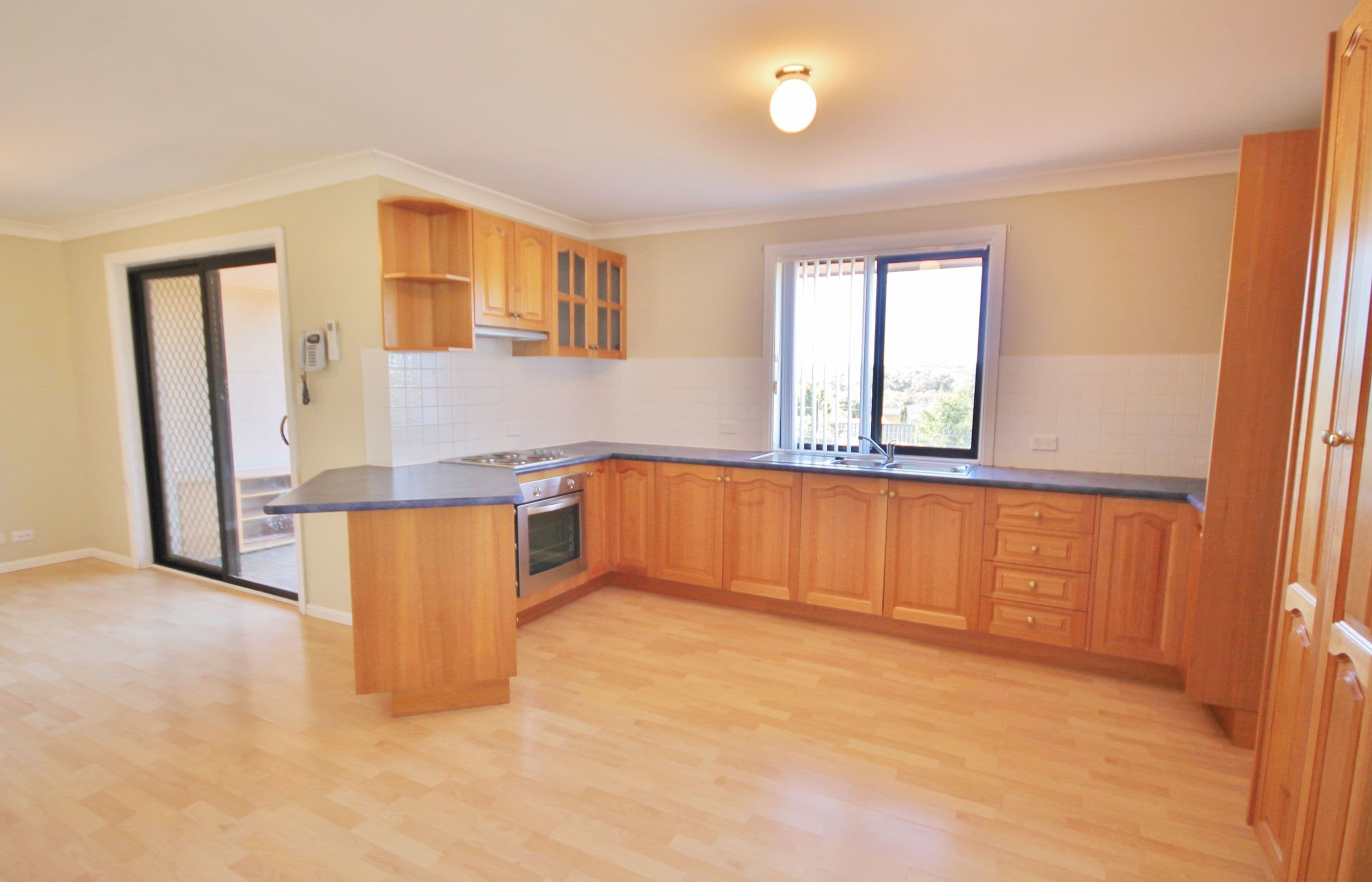 34 Hills Street, Young - Thumbnail 2