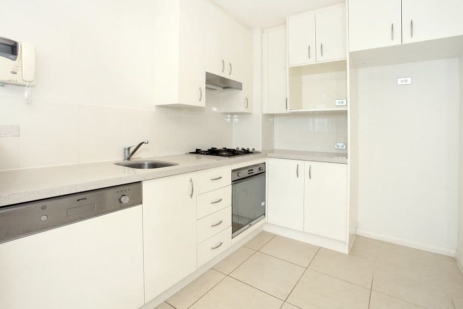 2303 'Brighton on Broadwater Shores' 1 Como Crescent, SOUTHPORT QLD 4215, Southport - Thumbnail 5