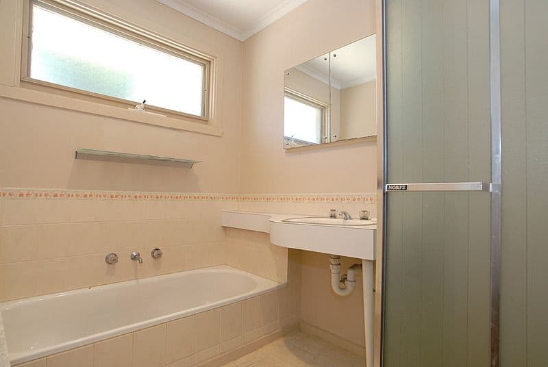 11 Karabil Close, SCORESBY VIC 3179, Scoresby - Thumbnail 2