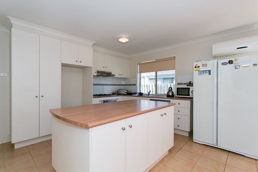 41 Ranfurlie Circuit, MELTON WEST VIC 3337, Melton West - Thumbnail 2