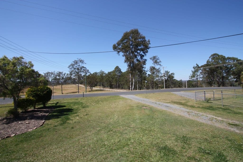 4 Browns Road, VICTORY HEIGHTS QLD 4570, Victory Heights - Thumbnail 3