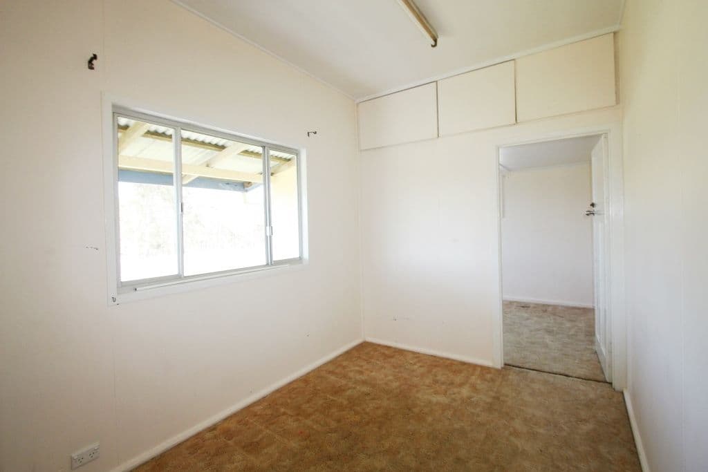 4 Browns Road, VICTORY HEIGHTS QLD 4570, Victory Heights - Thumbnail 6