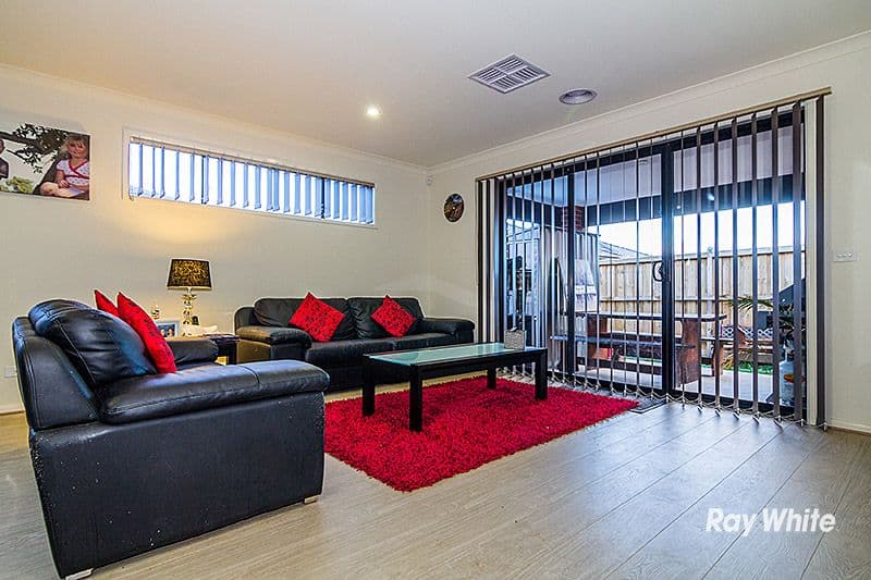 28 Stanford Street, CRANBOURNE WEST VIC 3977, Cranbourne West - Thumbnail 2