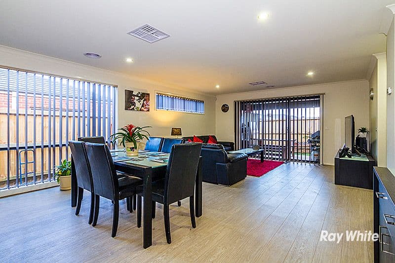 28 Stanford Street, CRANBOURNE WEST VIC 3977, Cranbourne West - Thumbnail 3