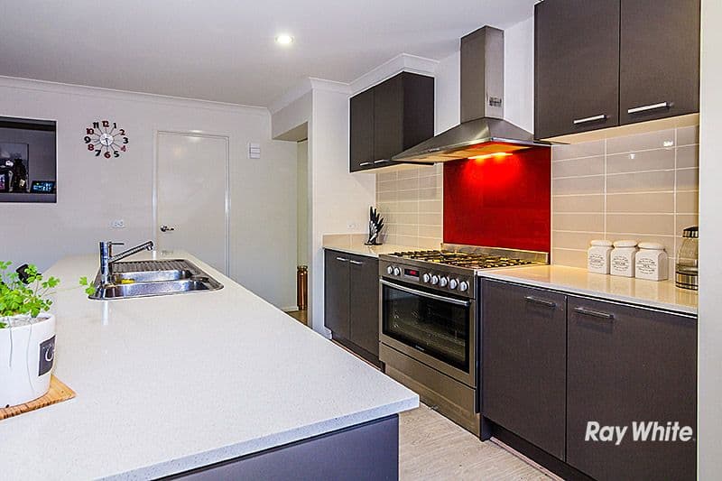 28 Stanford Street, CRANBOURNE WEST VIC 3977, Cranbourne West - Thumbnail 4