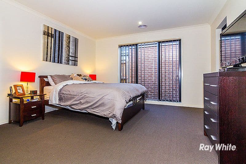28 Stanford Street, CRANBOURNE WEST VIC 3977, Cranbourne West - Thumbnail 5