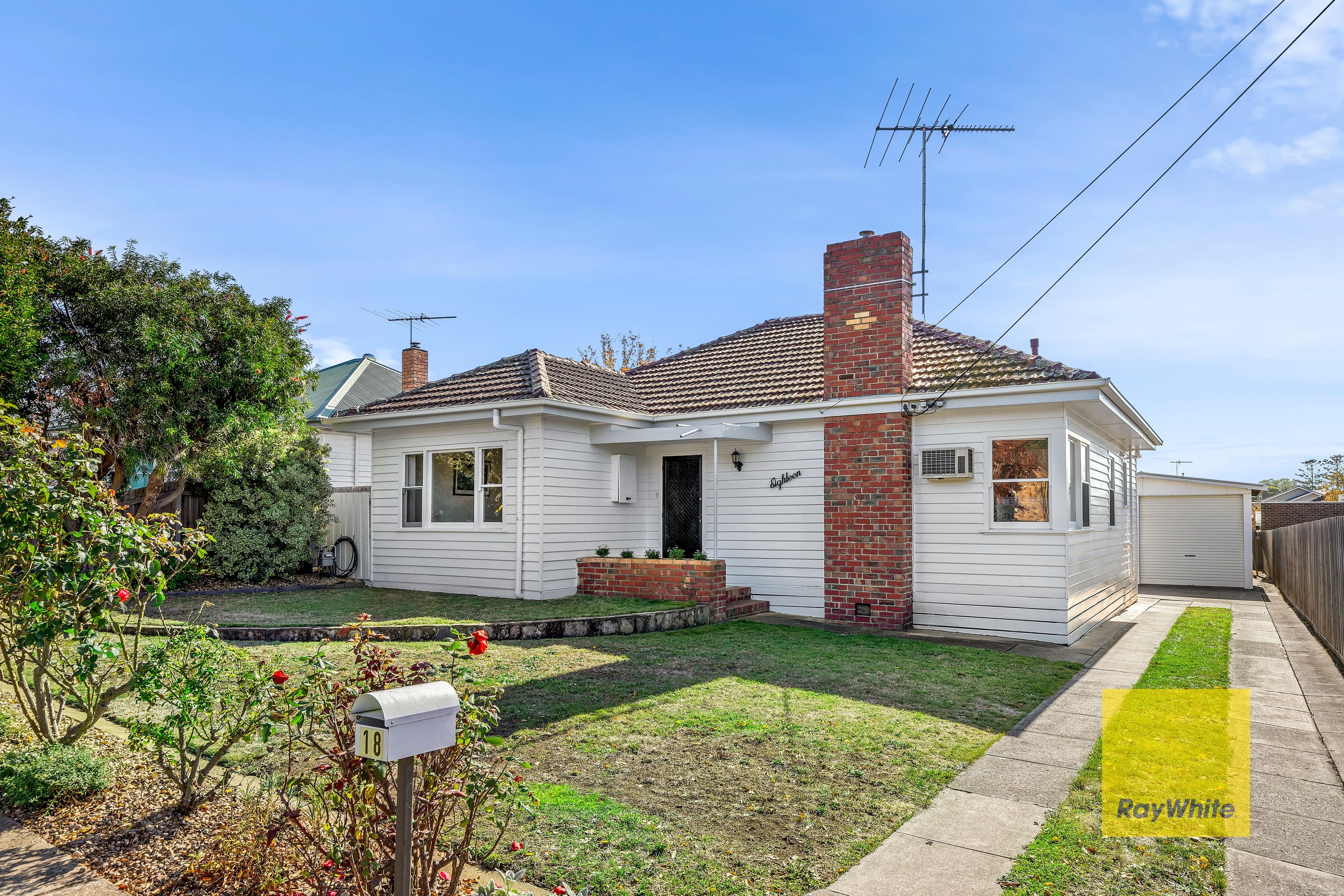 18 Weeroona Avenue, Hamlyn Heights VIC 3215, Hamlyn Heights - Image 1
