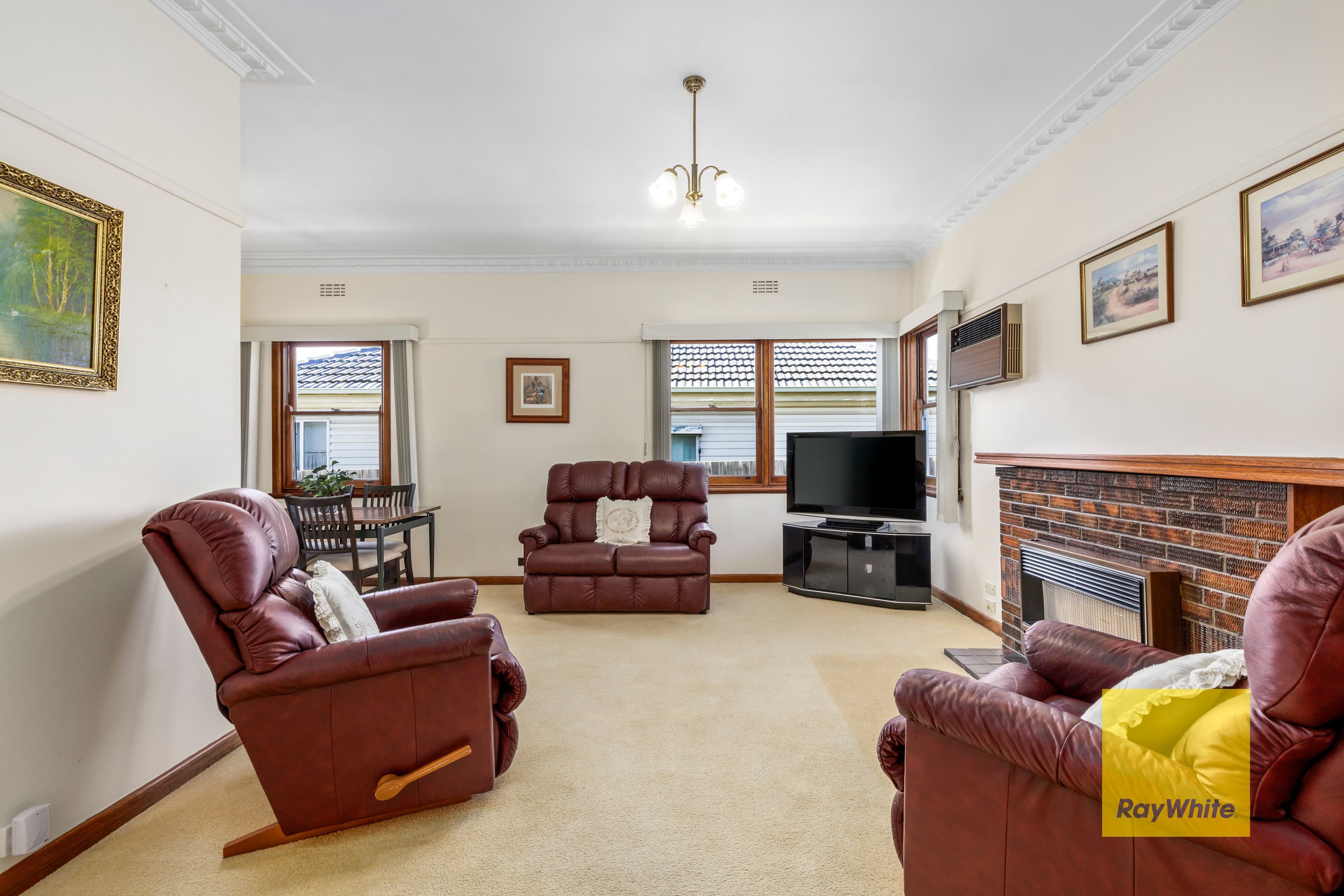 18 Weeroona Avenue, Hamlyn Heights VIC 3215, Hamlyn Heights - Thumbnail 2