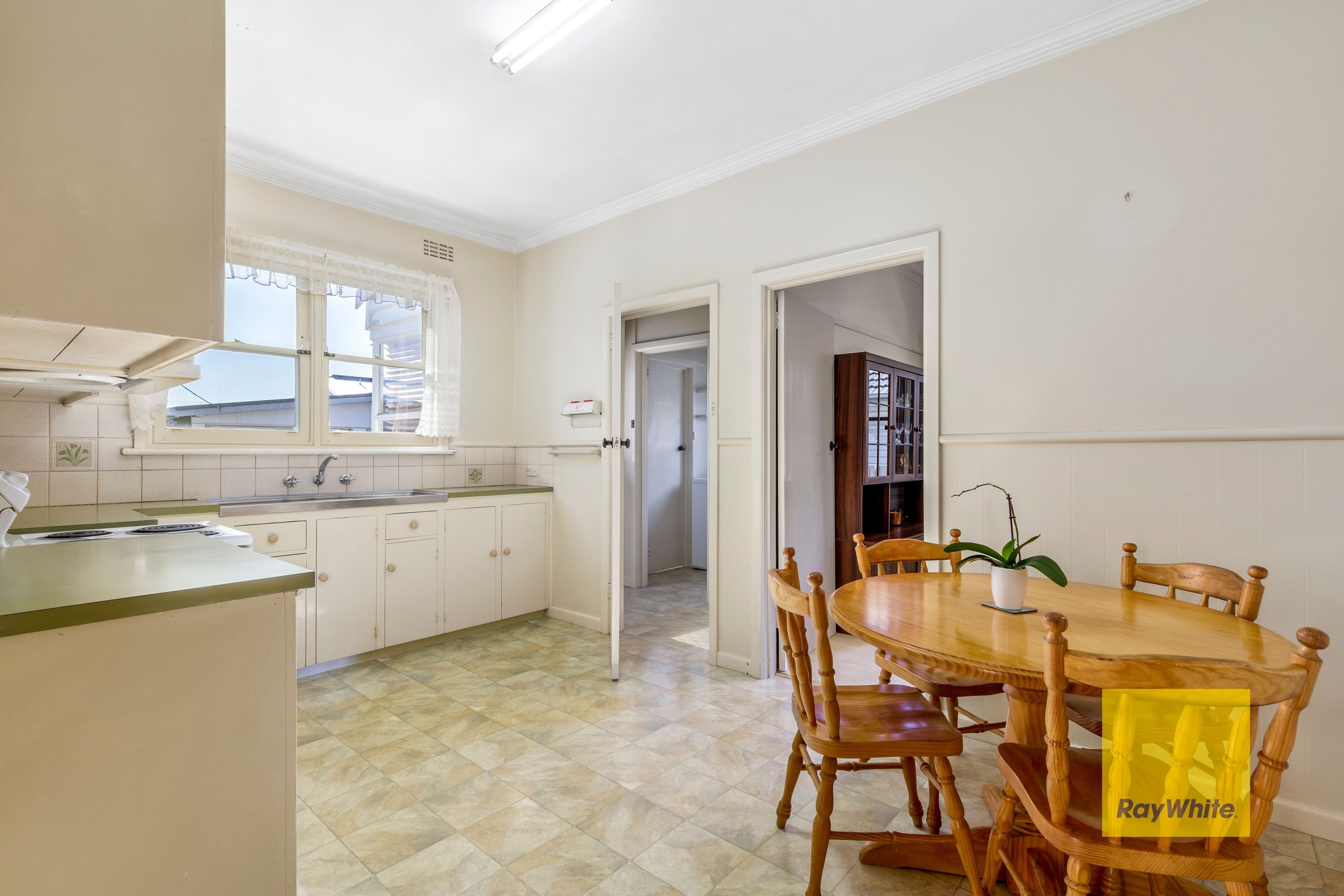 18 Weeroona Avenue, Hamlyn Heights VIC 3215, Hamlyn Heights - Thumbnail 5